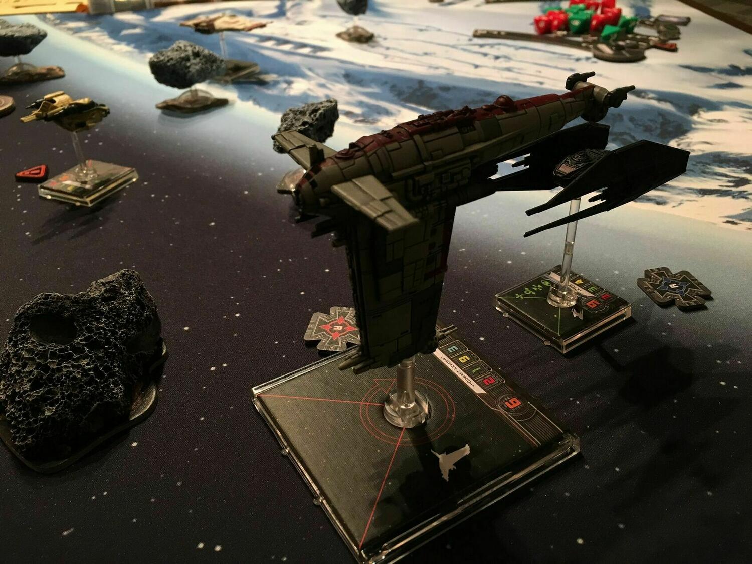 Star Wars: X-Wing - Le Jeu de Figurines - TIE Silencer Eclate