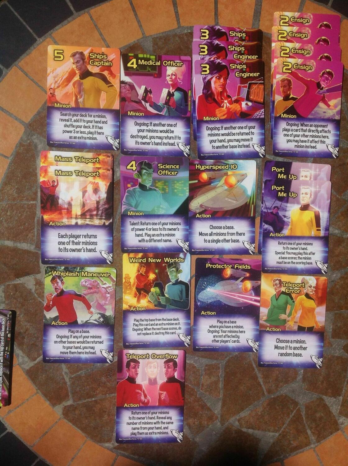 Smash Up: Ressemblances Fortuites Cartes