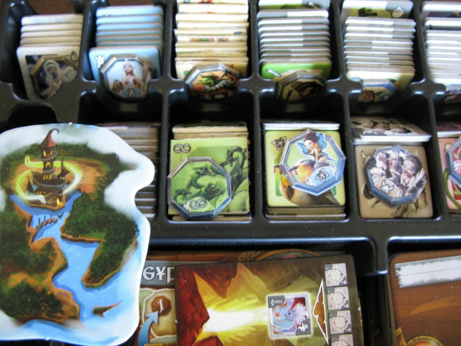 Small World: Leaders of Small World Contenu