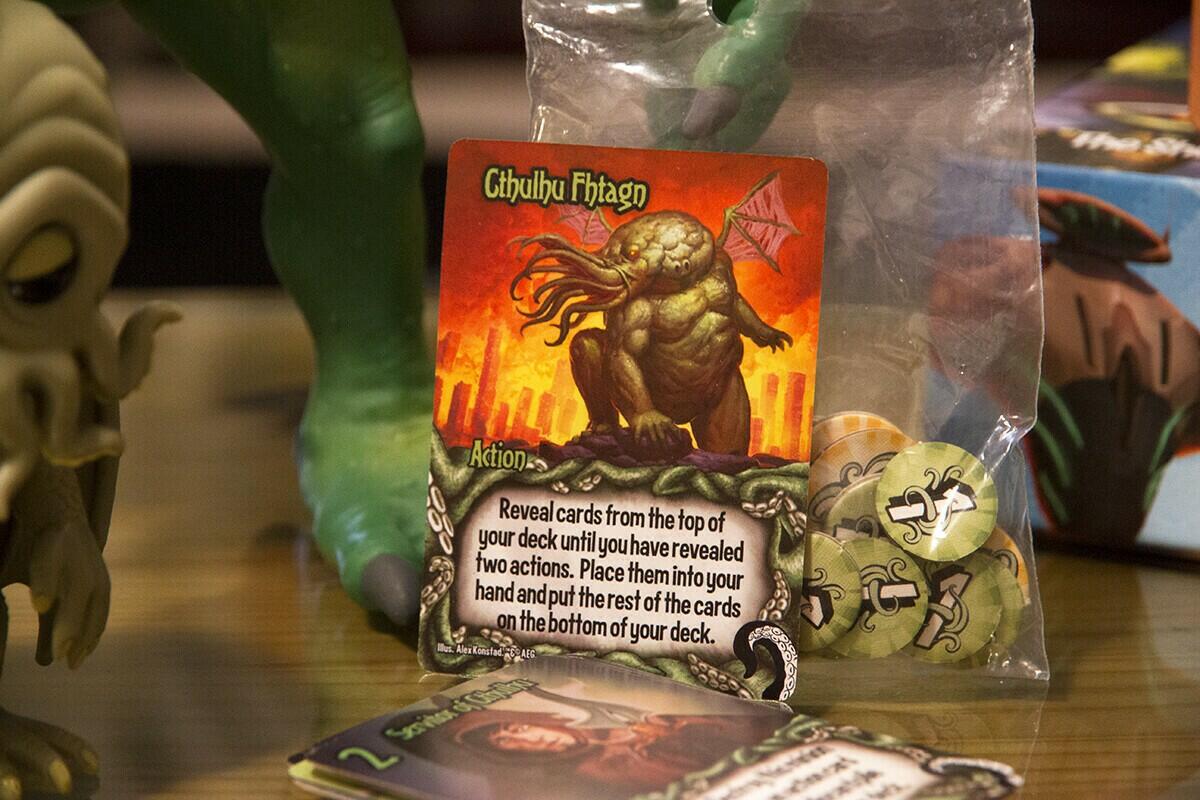 Smash Up: Cthulhu Fhtagn ! Zoom