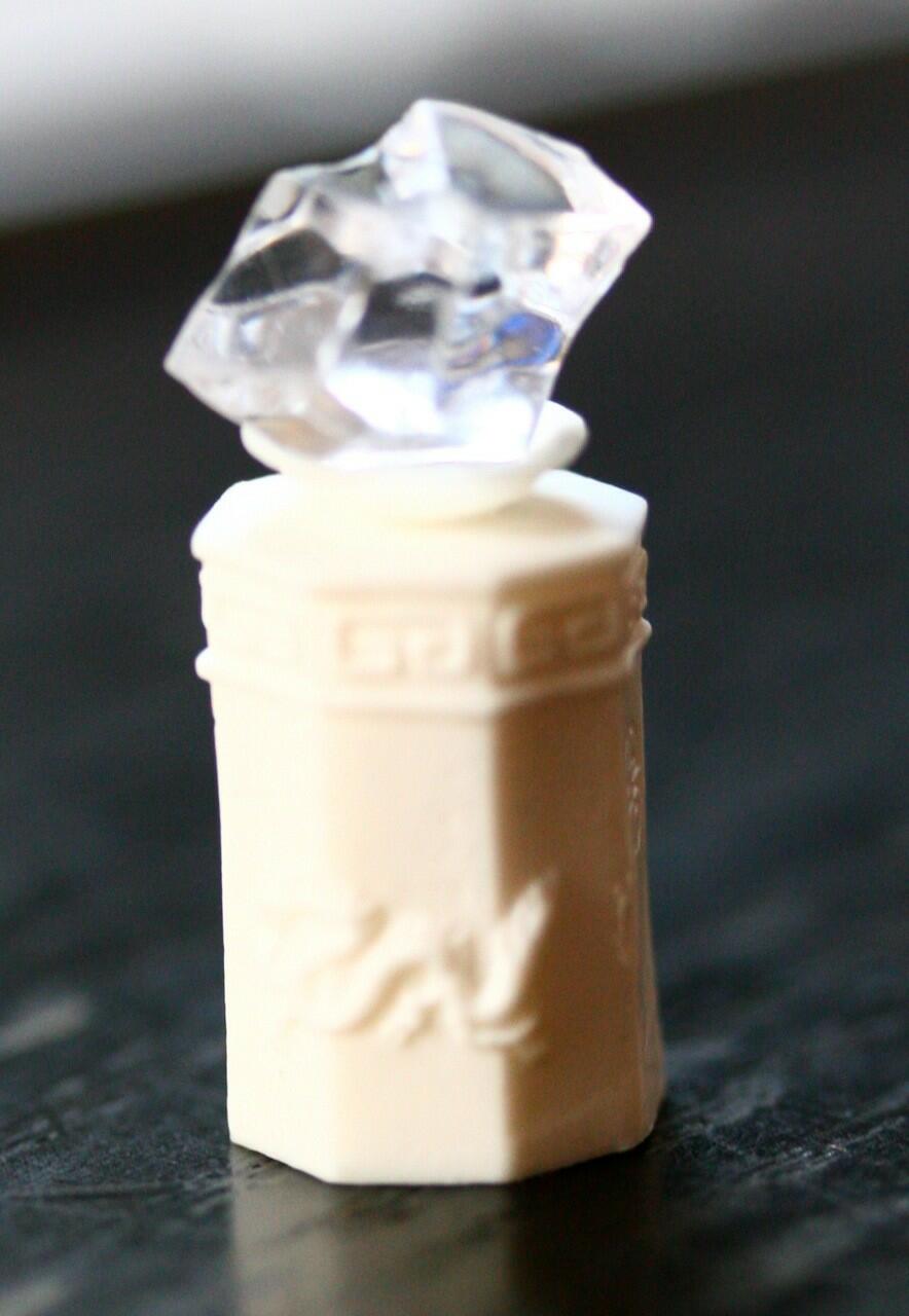 Ghost Stories: White Moon Diamant