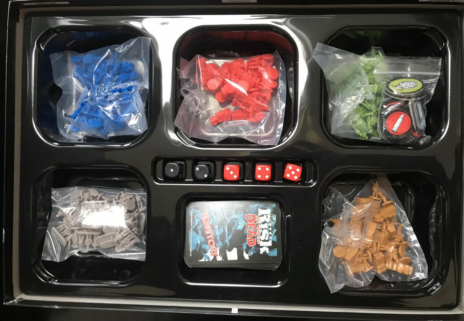 Risk: The Walking Dead - Édition de Survie Contenu