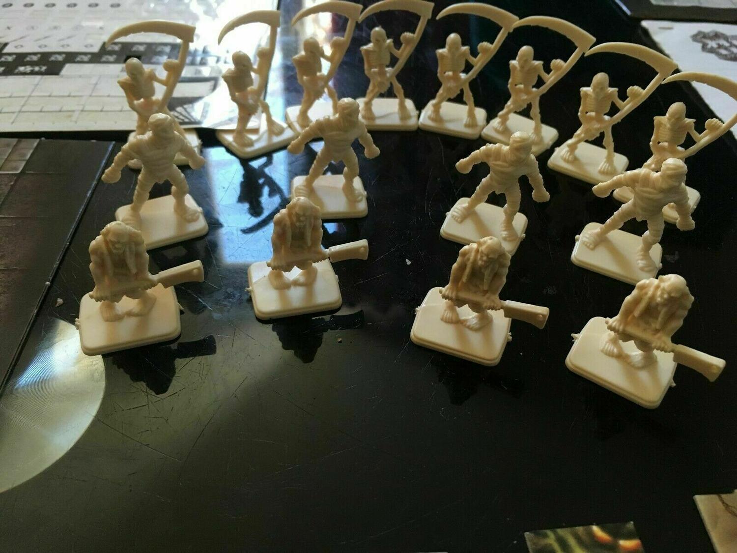 HeroQuest: Le Retour du Sorcier Figurines