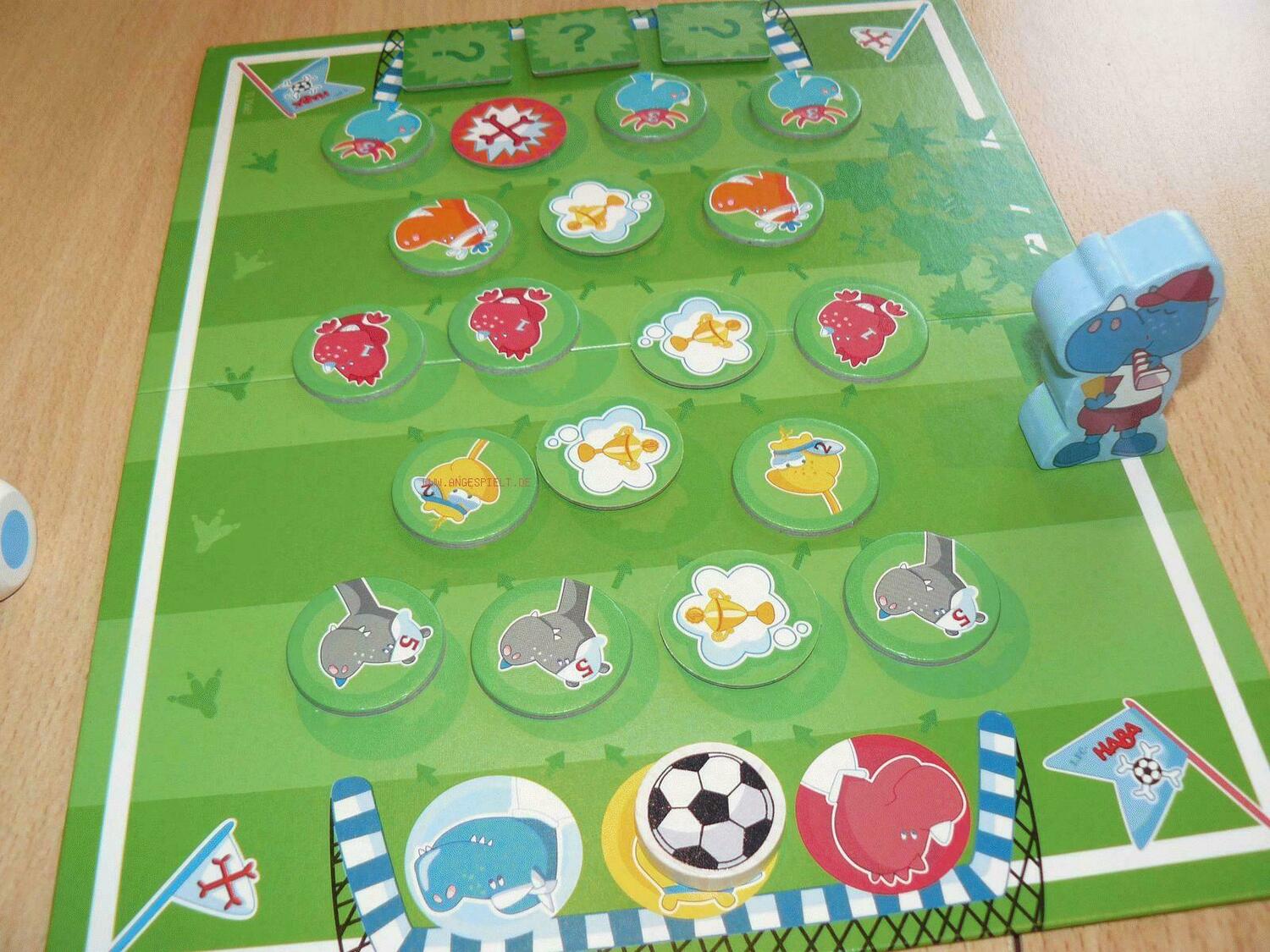 Fußball: Dinos Eclate