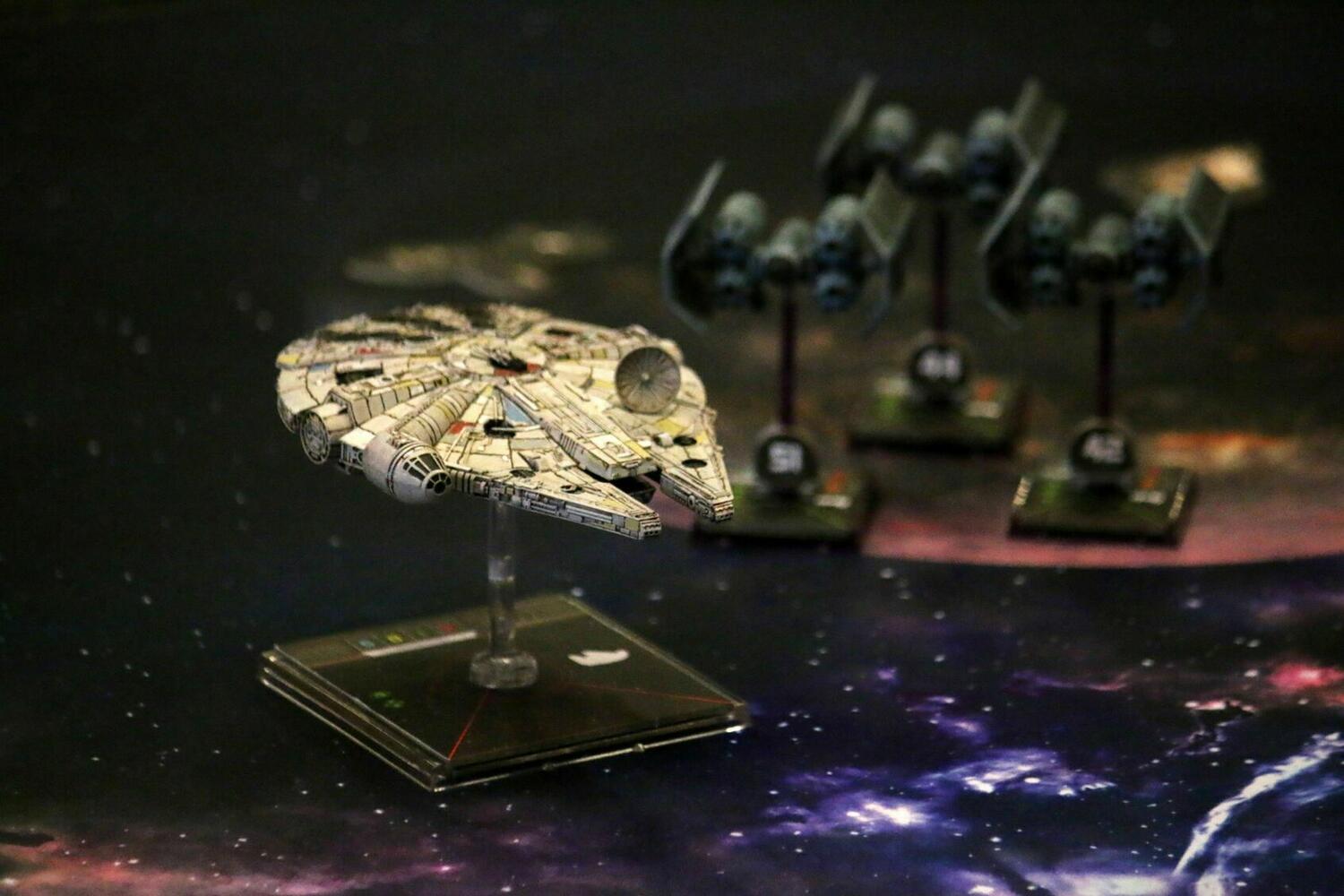 Star Wars: X-Wing - Le Jeu de Figurines - Faucon Millenium Vaisseau