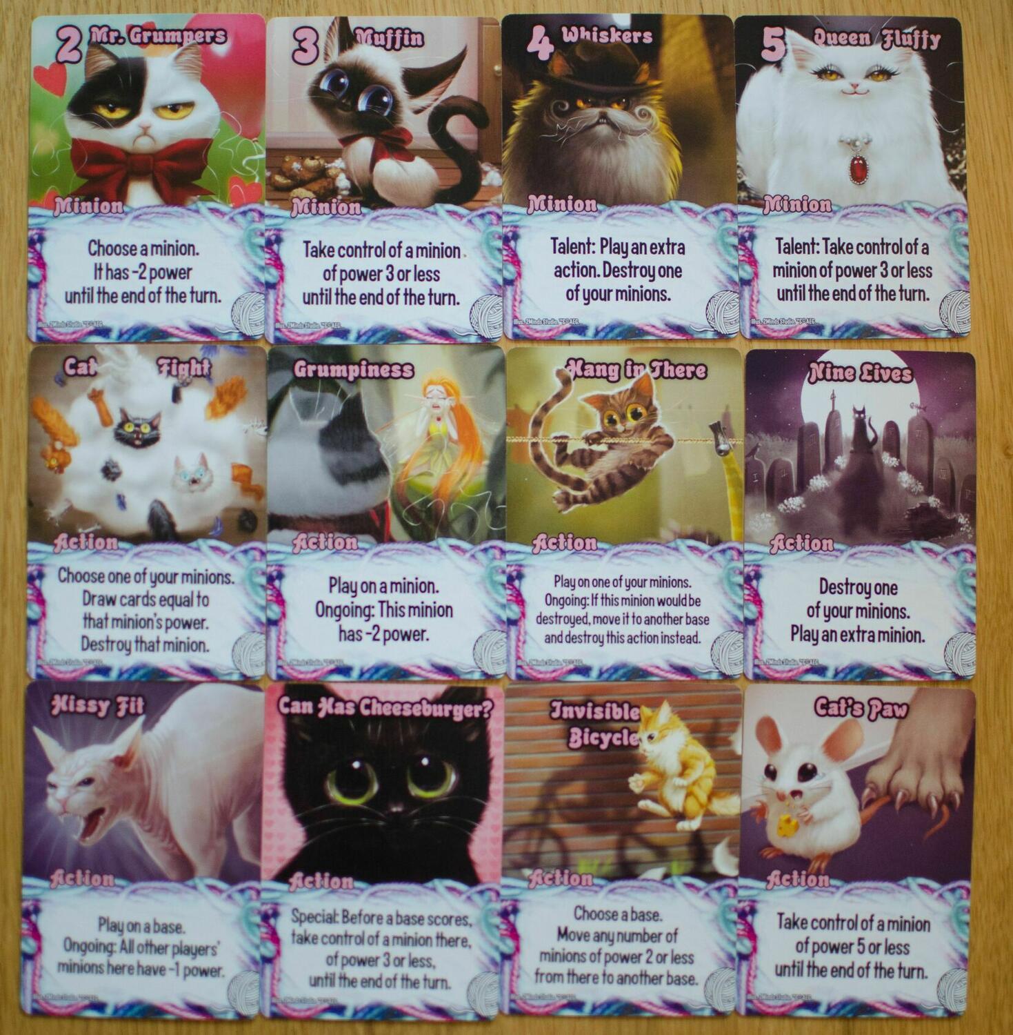 Smash Up: Trop Minions Cartes