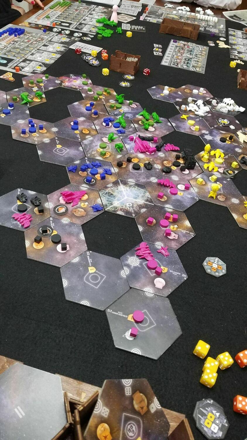 Eclipse: l'Eveil des Anciens Eclate