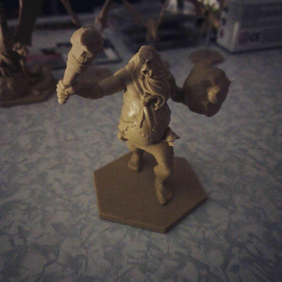 BattleLore: Seconde Édition - Géant des Montagnes Figurine