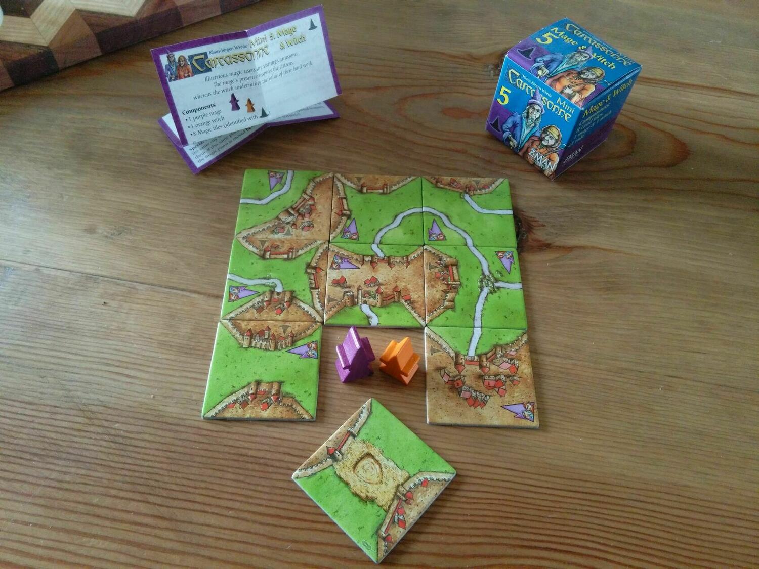 Carcassonne: Mini 5 - Magicien & Sorcière Eclate