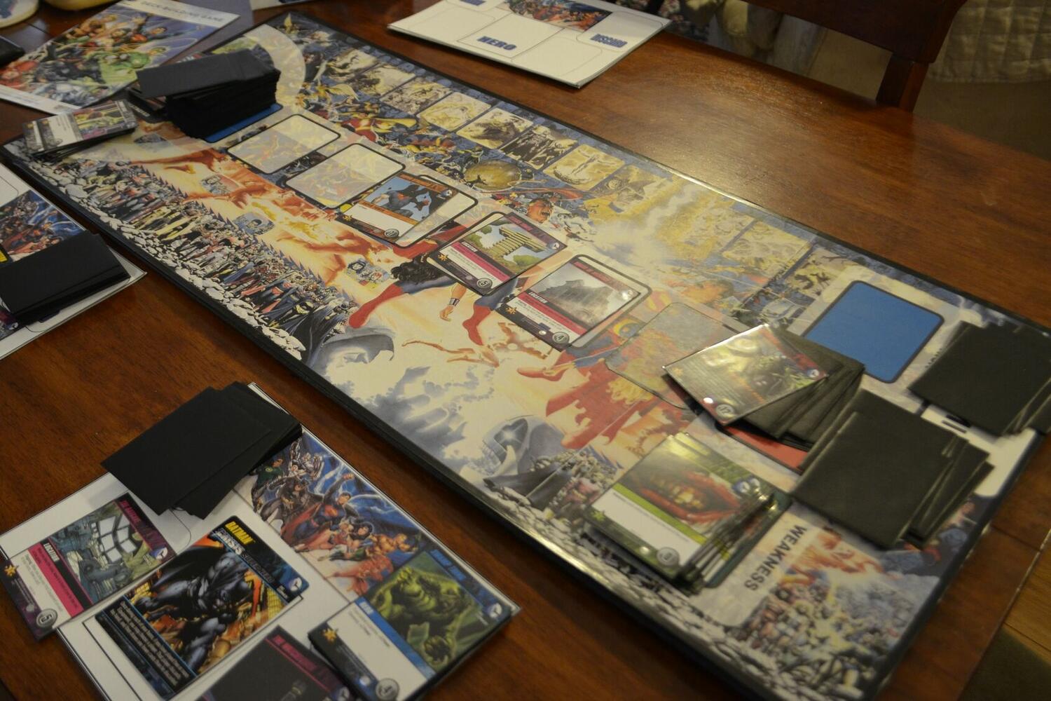 DC Comics: Deck-Building Game - Crisis Eclate