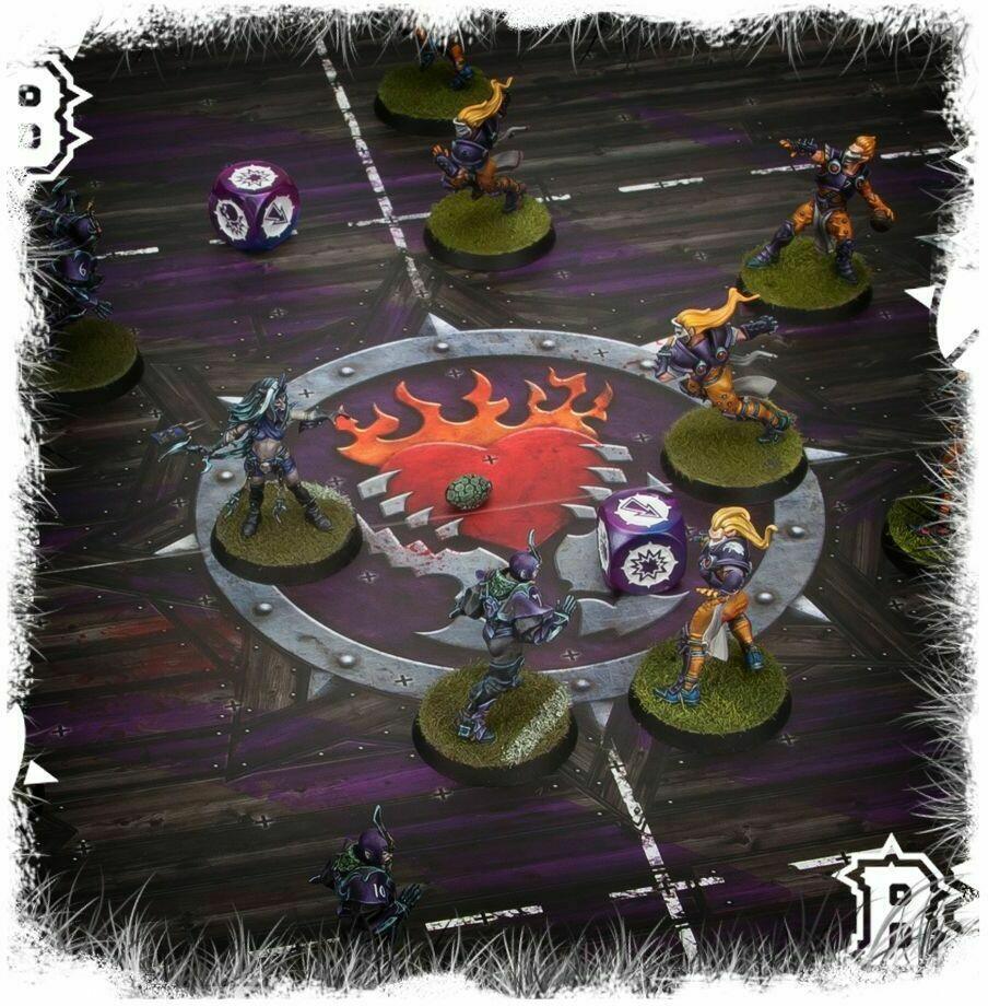 Blood Bowl: The Game of Fantasy Football - Dark Elf Pitch Figurines