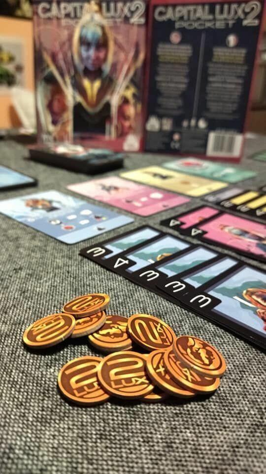 Capital Lux 2: Pocket Zoom