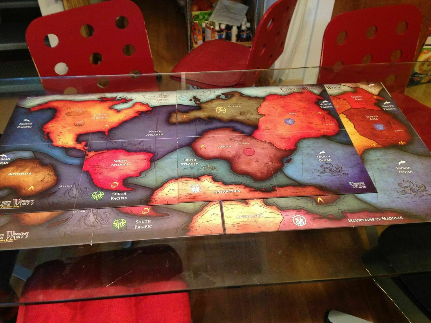 Cthulhu Wars: La Carte de la Terre Pour Six à Huit Joueurs Eclate