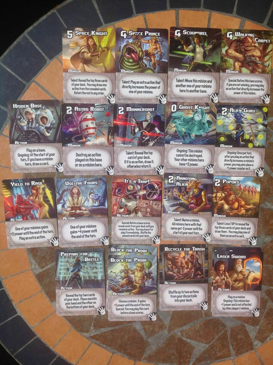 Smash Up: Ressemblances Fortuites Cartes