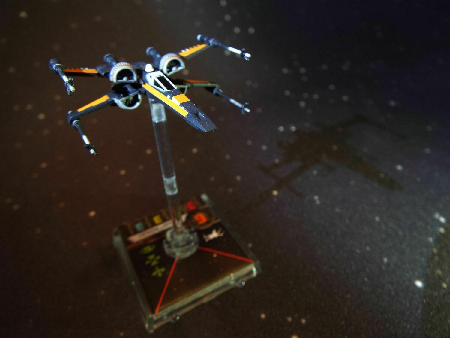 Star Wars: X-Wing - Le Jeu de Figurines - Héros de la Résistance Vaisseau