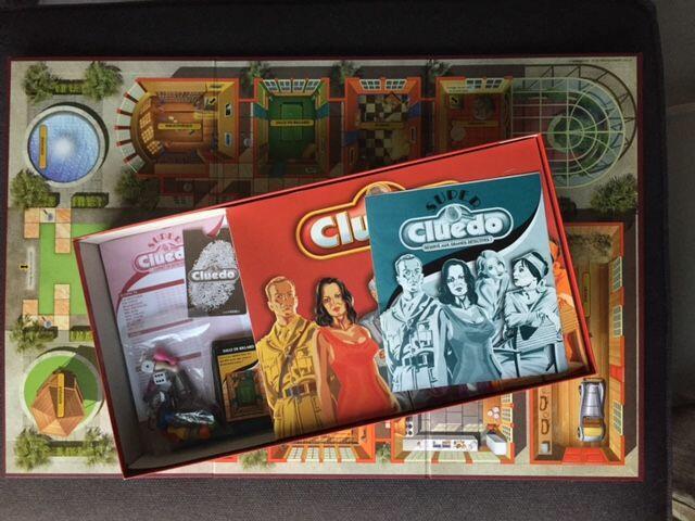 Super Cluedo 2001 Materiels