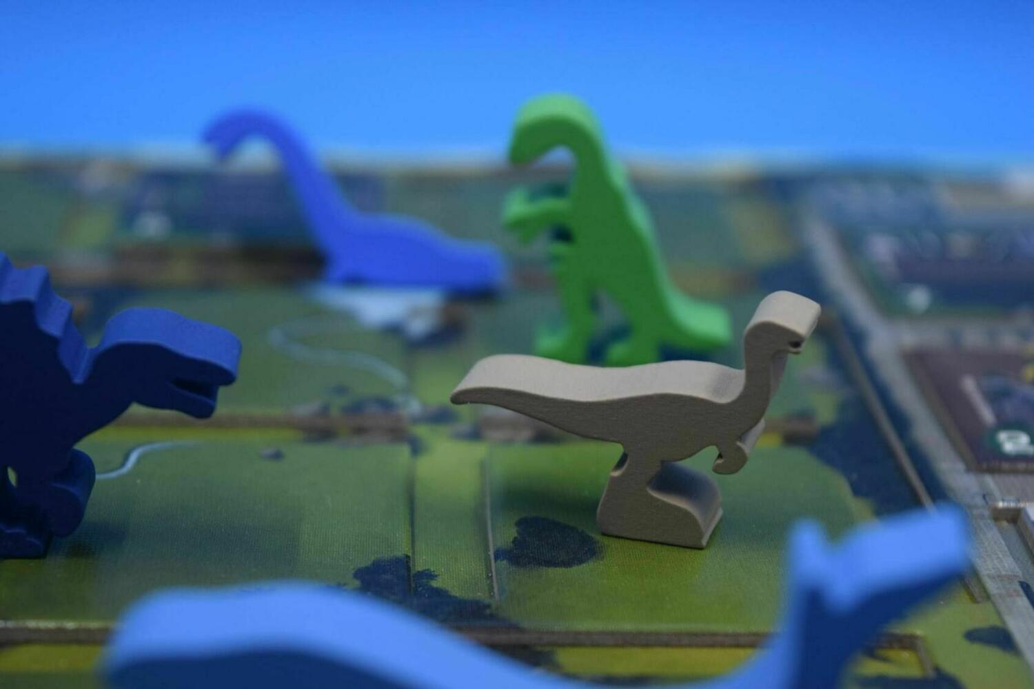 DinoGenics: Controlled Chaos Zoom