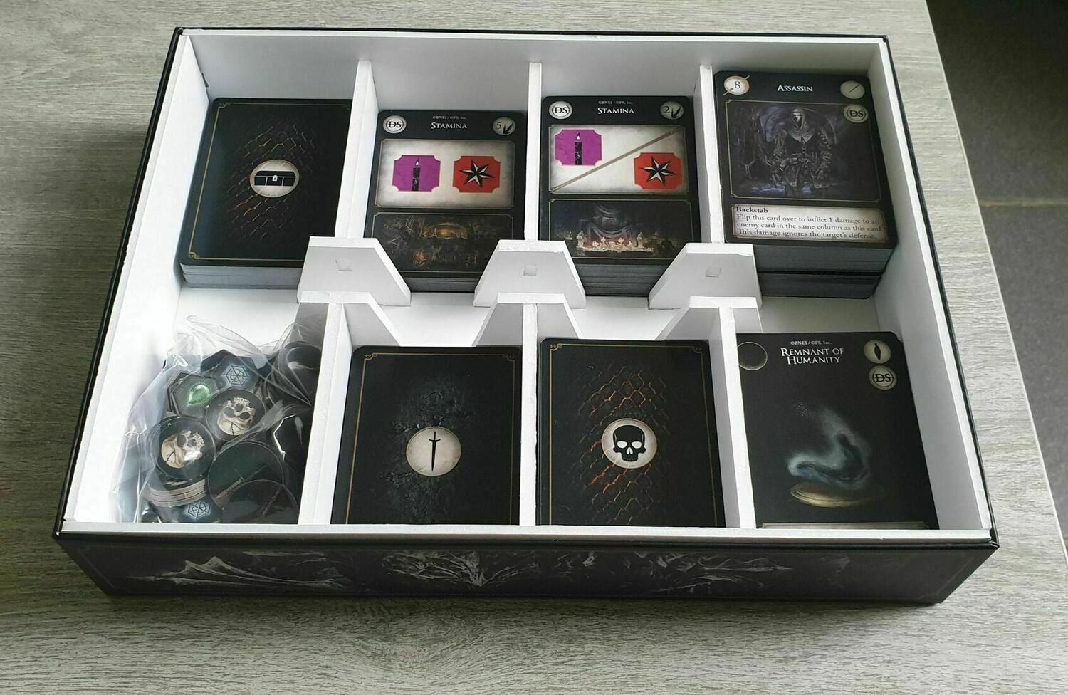 Dark Souls: The Card Game Contenu