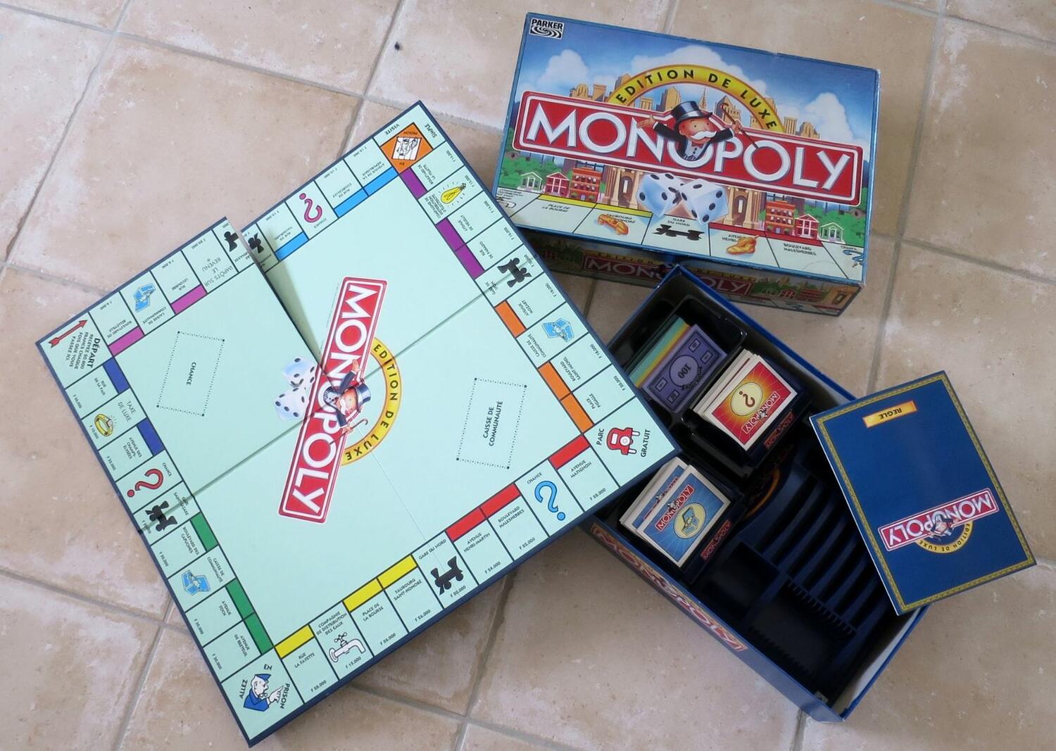 Monopoly: Édition de Luxe Eclate