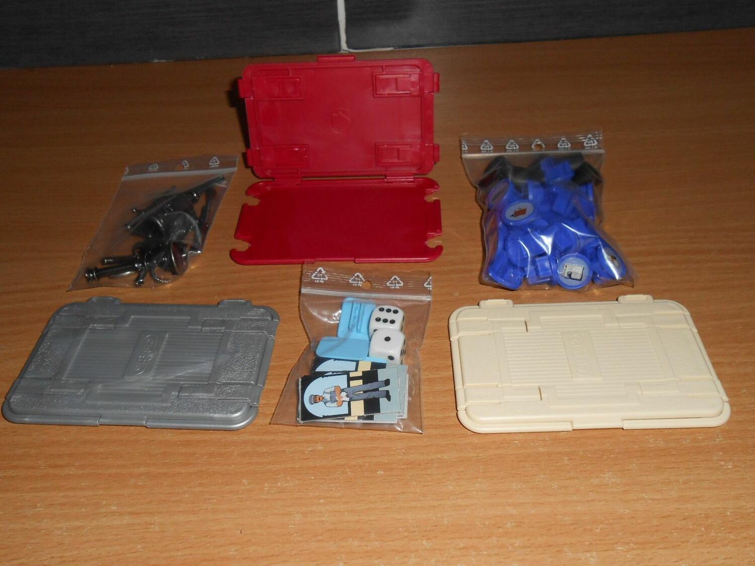 Cluedo: Édition de Luxe - Passeport Pour Meurtre Materiels