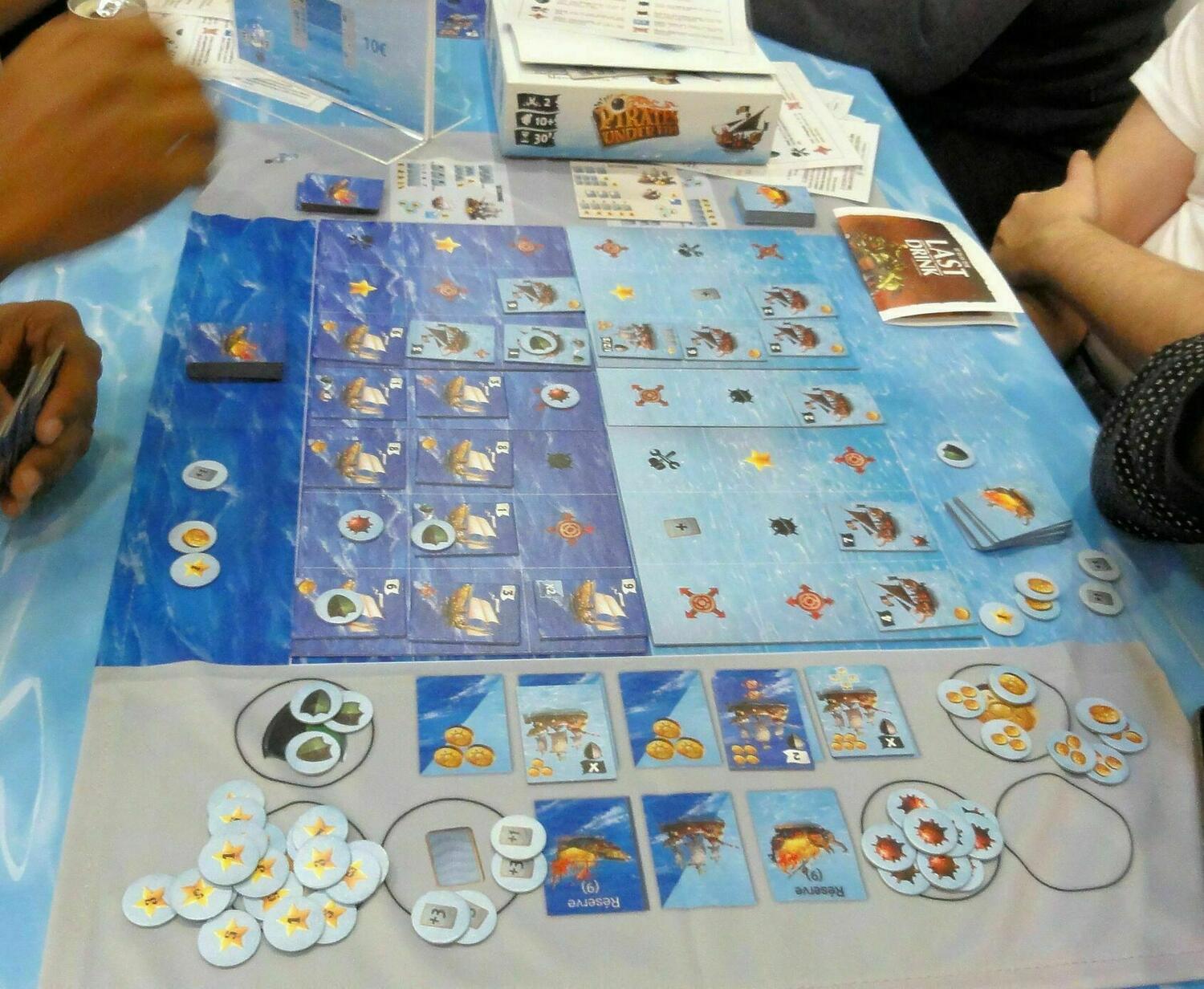 Pirates under Fire Eclate