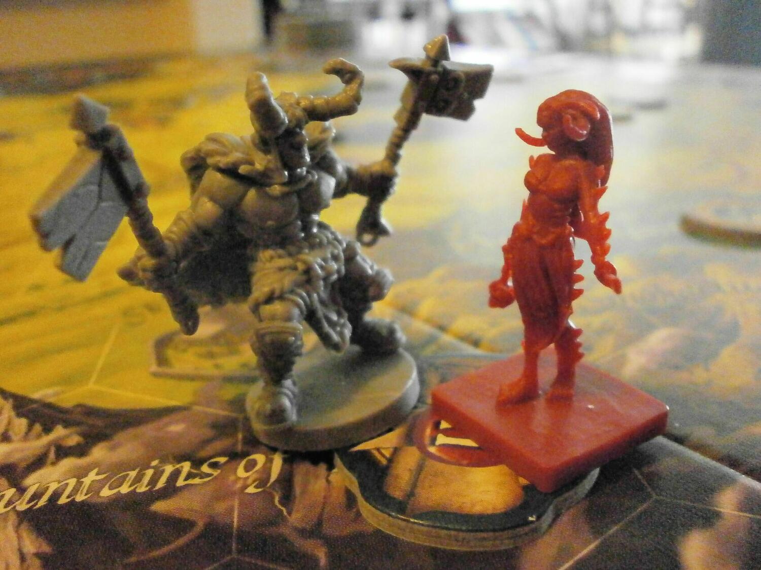 Runebound: L'Éveil des Montagnes Figurines