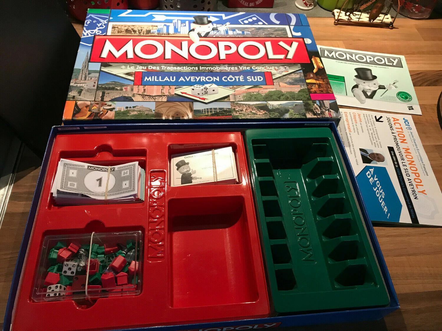 Monopoly: Millau Aveyron Coté Sud Contenu