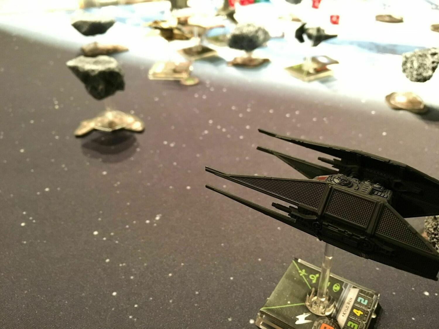 Star Wars: X-Wing - Le Jeu de Figurines - TIE Silencer Eclate
