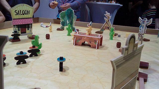 Flick 'em Up ! Red Rock Tomahawk Eclate