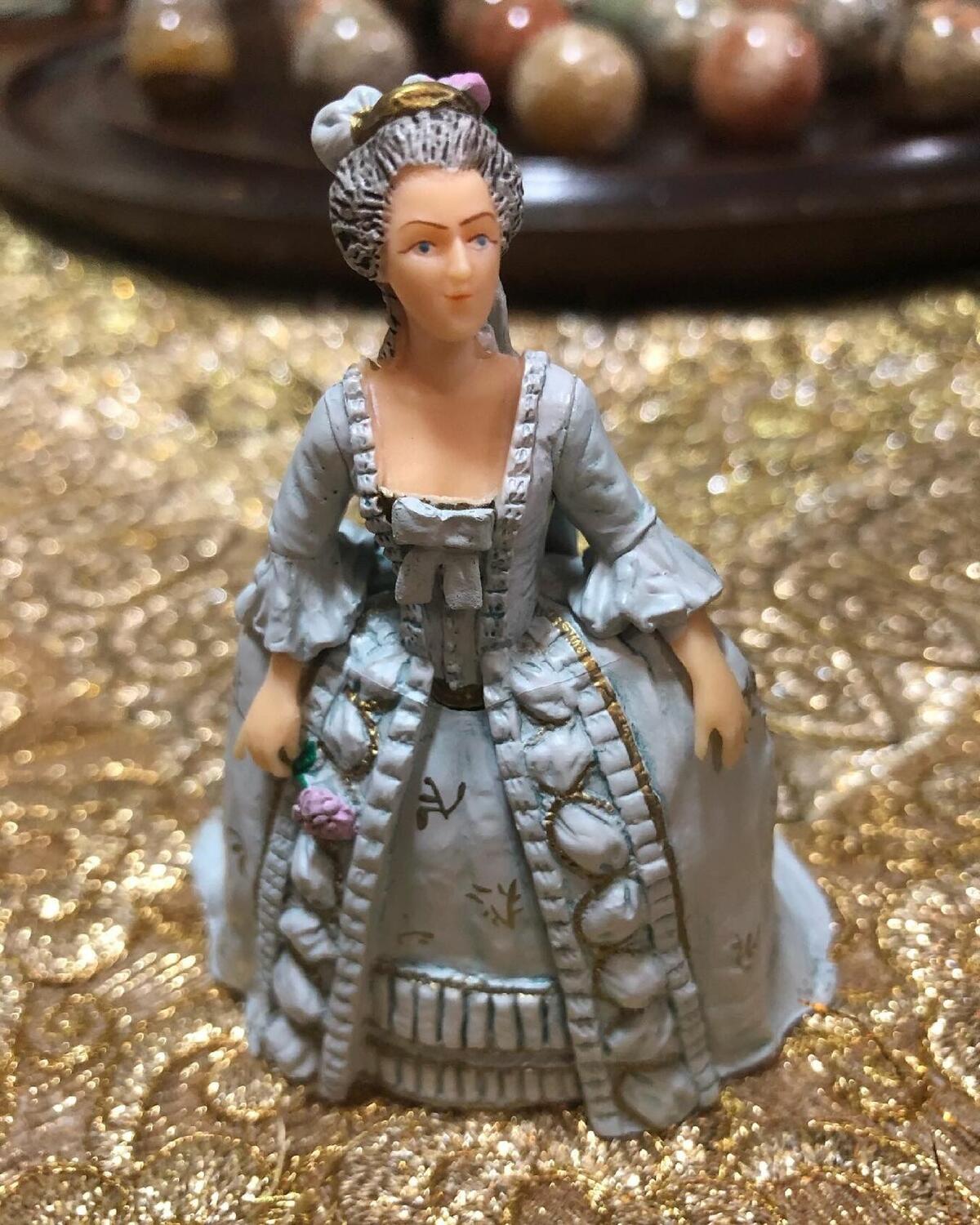 Maîtres Couturiers Figurine