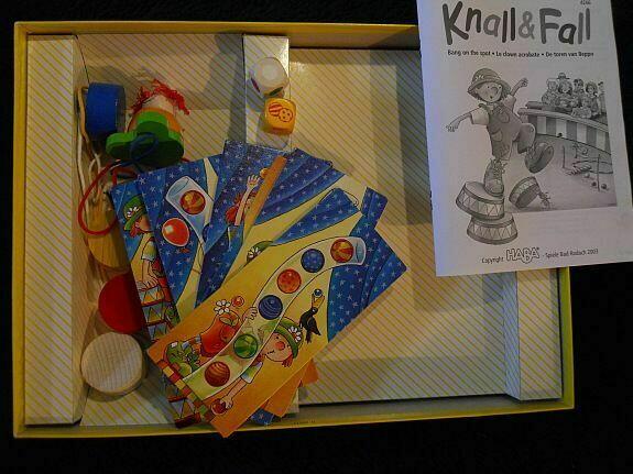 Knall & Fall Contenu