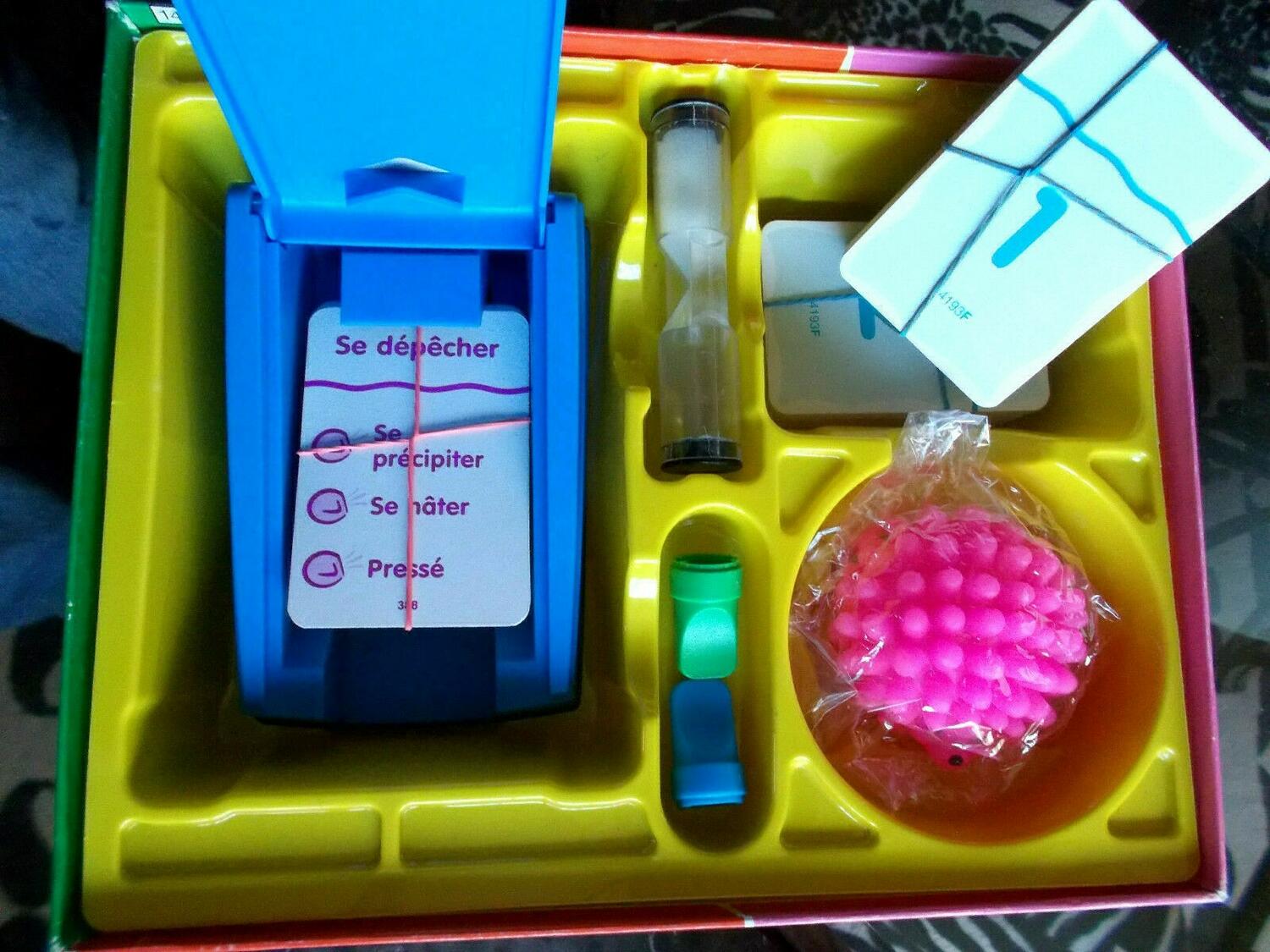 Taboo: Junior 1994 Contenu