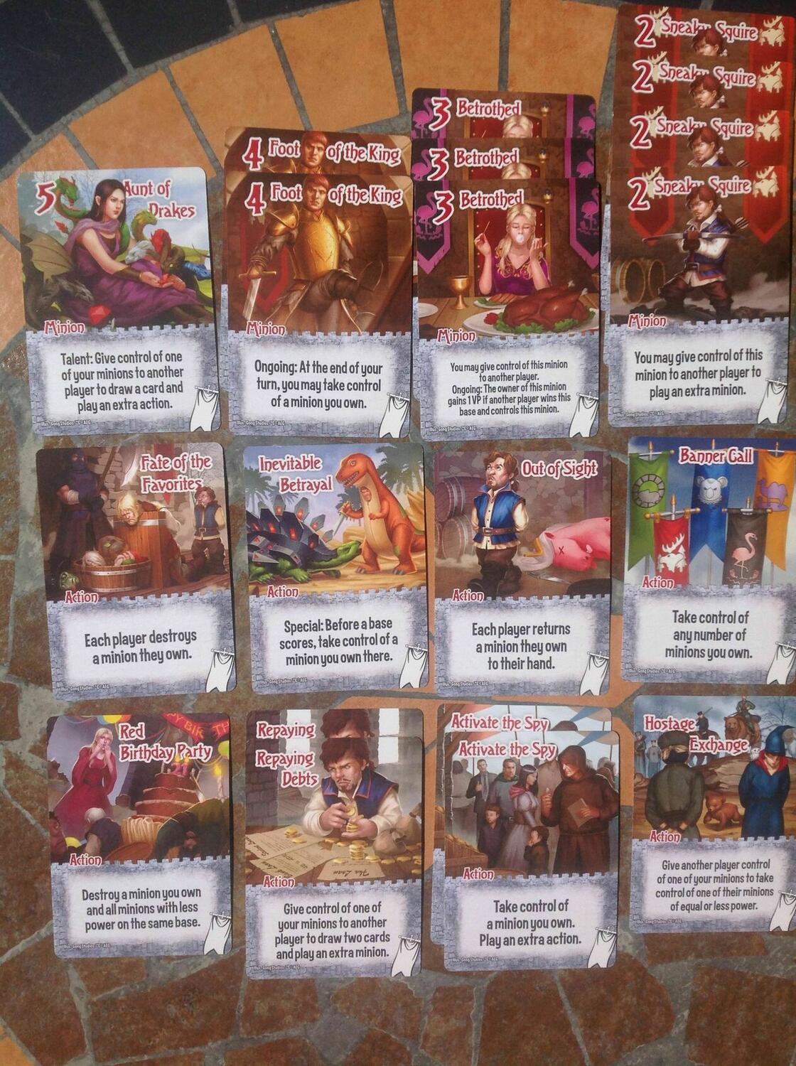 Smash Up: Ressemblances Fortuites Cartes