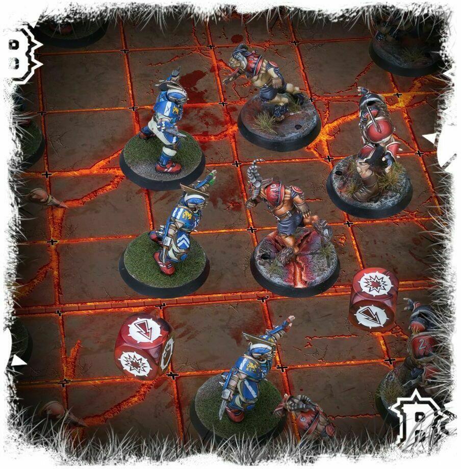 Blood Bowl: The Game of Fantasy Football - Chaos Chosen Pitch Figurines