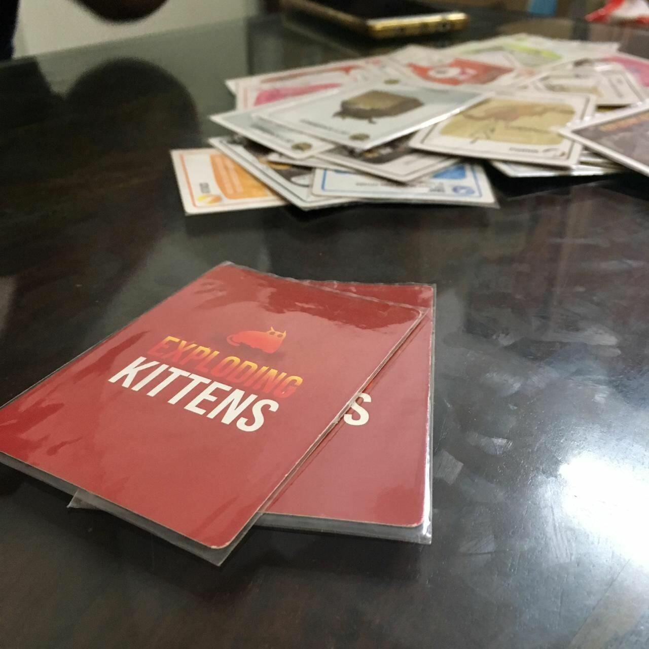 Exploding Kittens NSFW Eclate