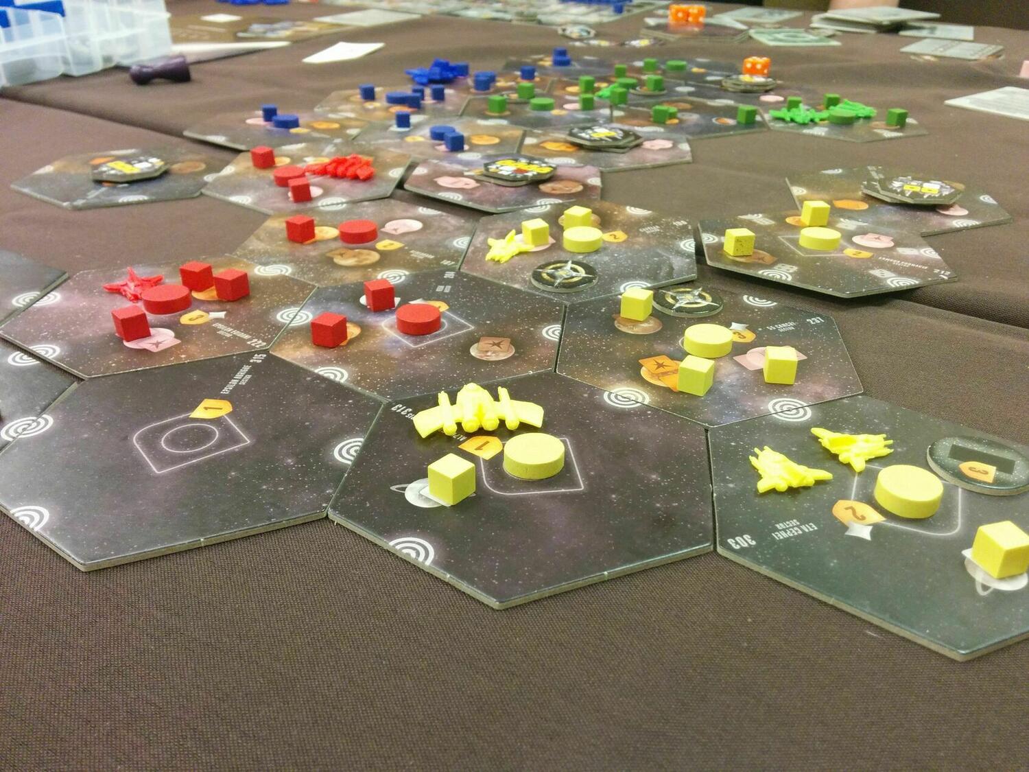 Eclipse: l'Eveil des Anciens Zoom