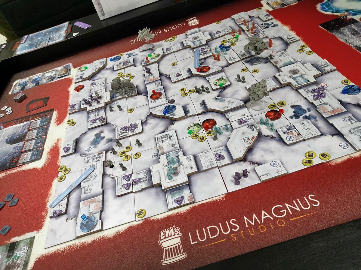 DEI: Divide et Impera Eclate