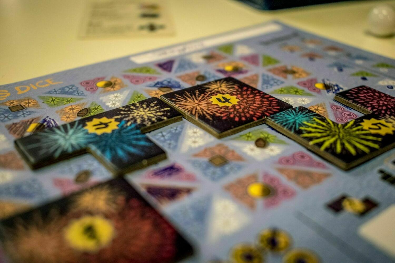 Lanterns Dice: Le Jeu de Dés Zoom