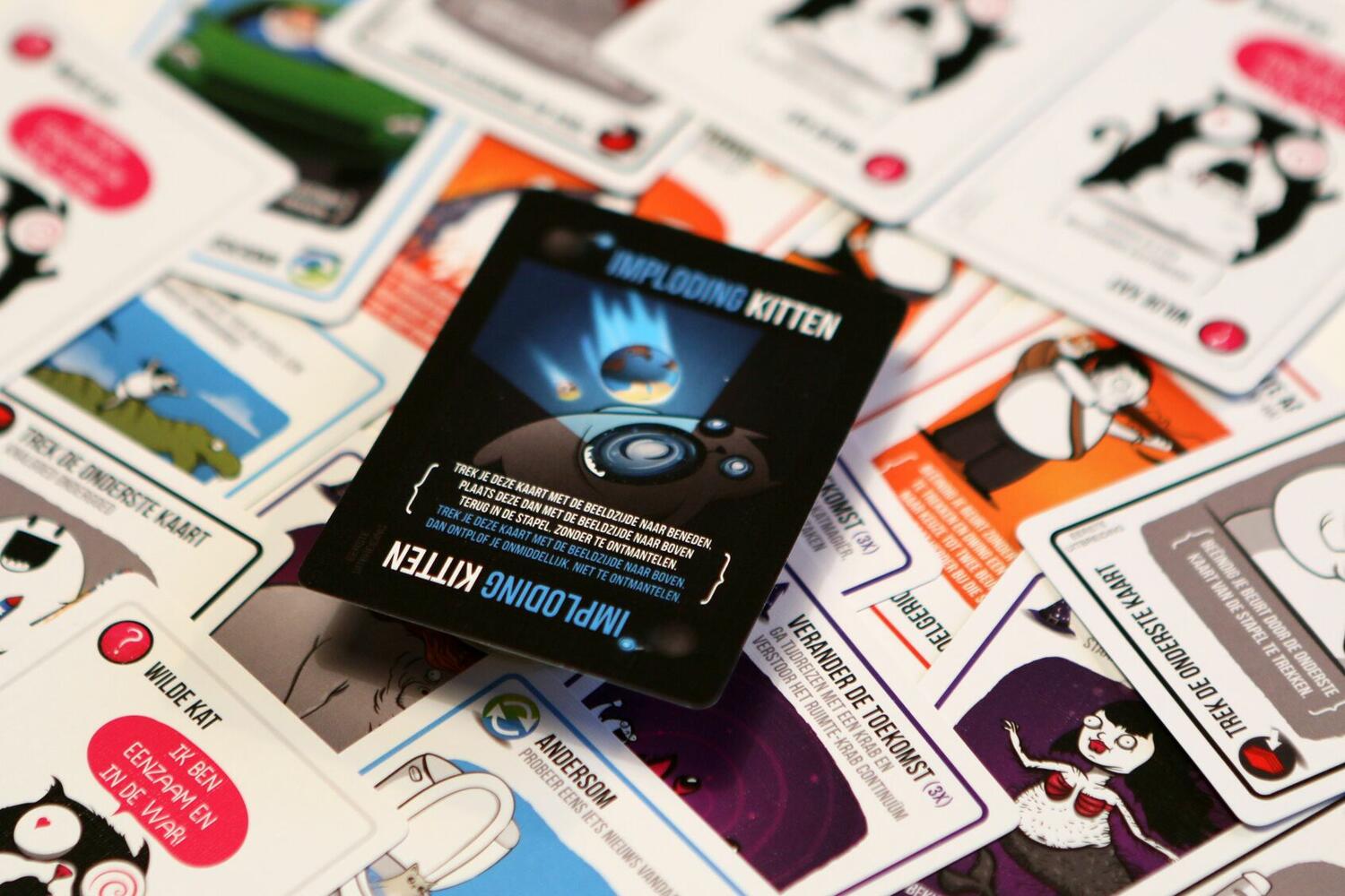 Exploding Kittens: Imploding Kittens Zoom