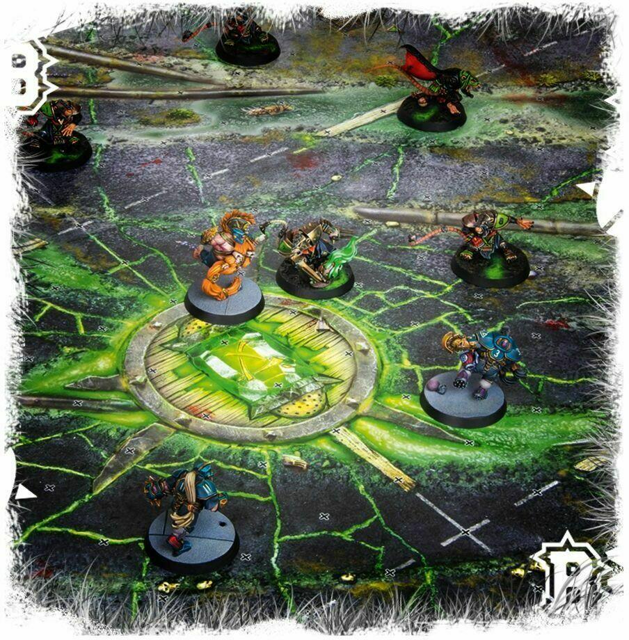 Blood Bowl: The Game of Fantasy Football - Skaven and Dwarf Pitch Eclate