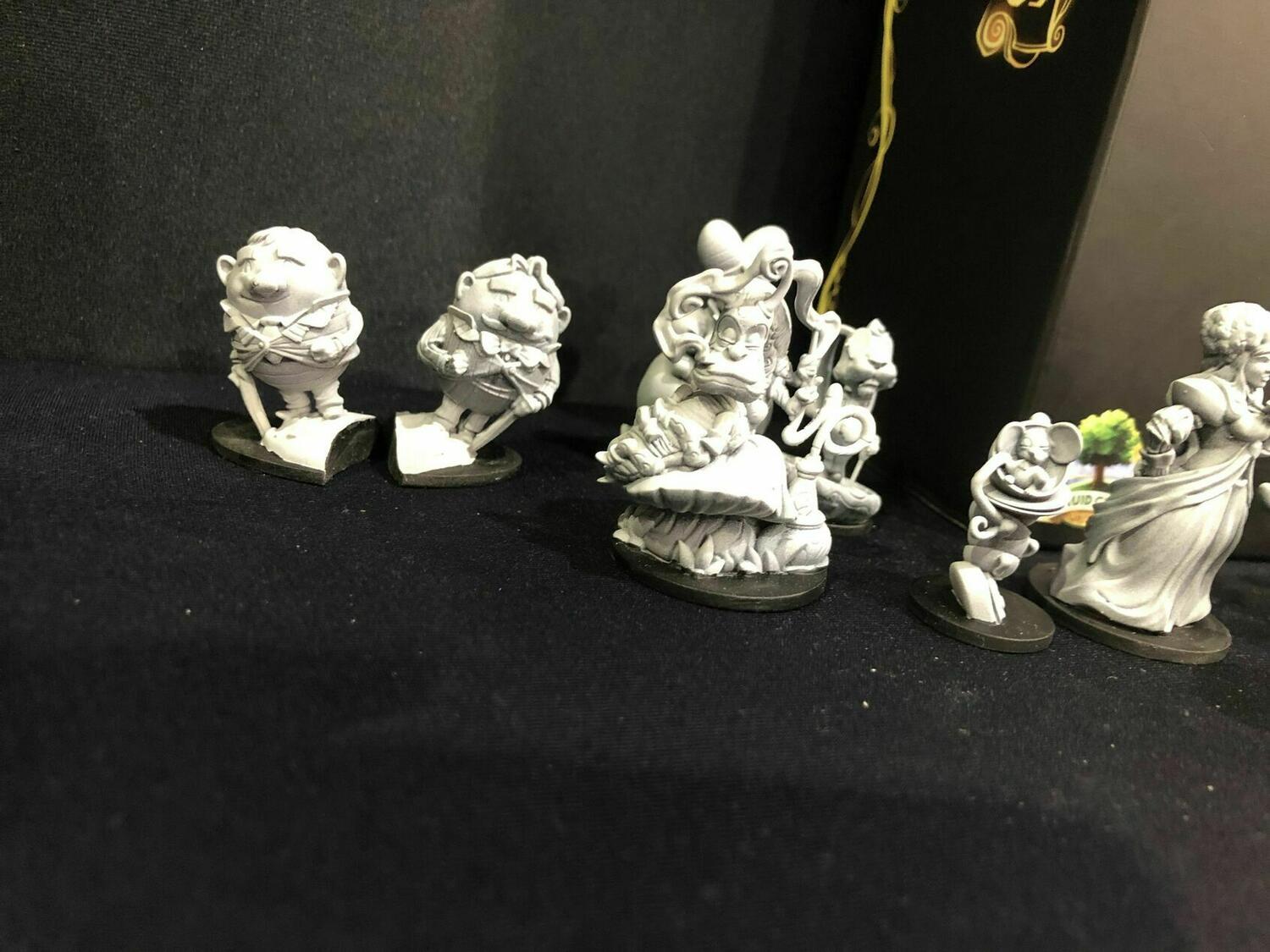 Wonderland's War Figurines