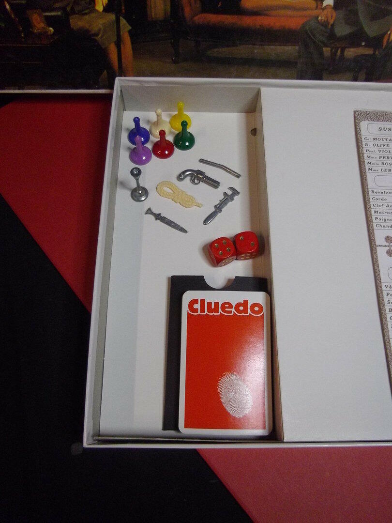 Cluedo: Le Dr Lenoir a été Assassiné ! Tient-on une Piste ? Zoom