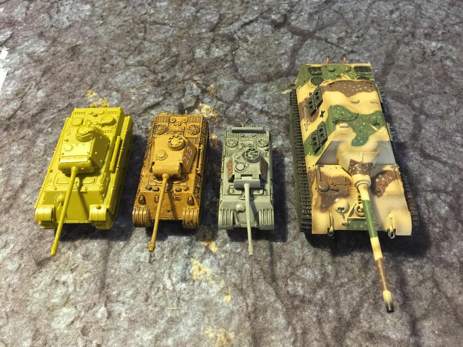 TANKS: Panther Figurines