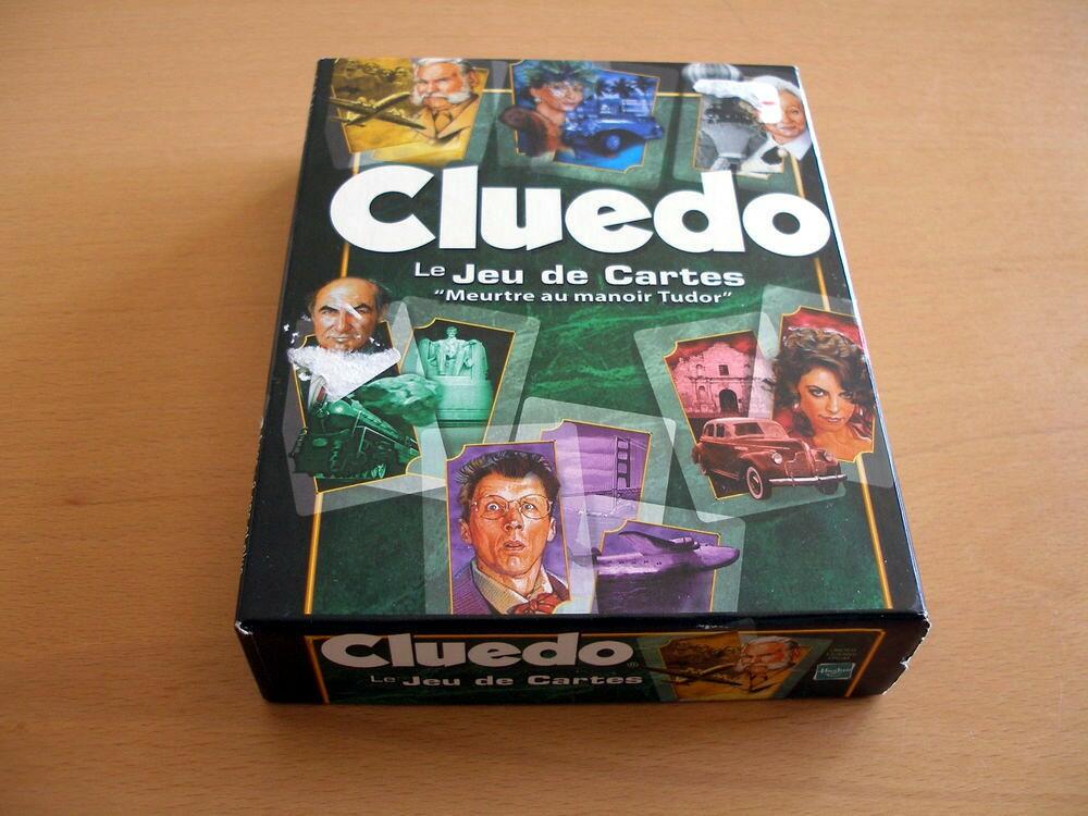 Cluedo: Le Jeu de Cartes - Meurtre au Manoir Tudor Cover 3d