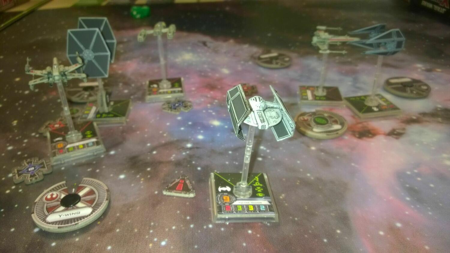 Star Wars: X-Wing - Le Jeu de Figurines - TIE Advanced Eclate