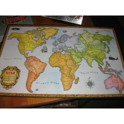 Risk: 40ème Anniversaire - Édition de Collection Plateau