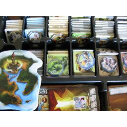 Small World: Leaders of Small World Contenu