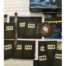 EXIT: Le Jeu - Le Phare Solitaire Eclate