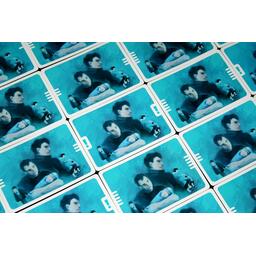 Holding On: La Vie Trouble de Billy Kerr Cartes