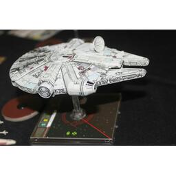 Star Wars: X-Wing - Le Jeu de Figurines - Faucon Millenium Vaisseau